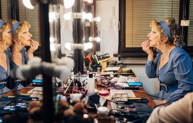 Make-up macht alt: Die schockierende Wahrheit über Kosmetik